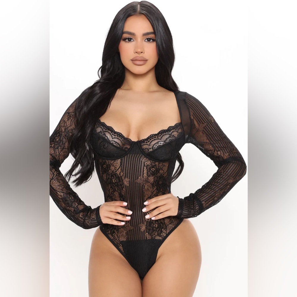 Black lace bodysuit 🖤❤️‍🔥